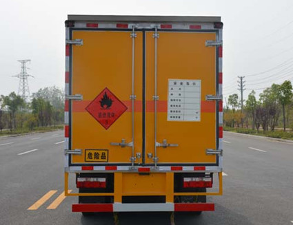 JHW5040XRYE5型易燃液體廂式運輸車_5.jpg