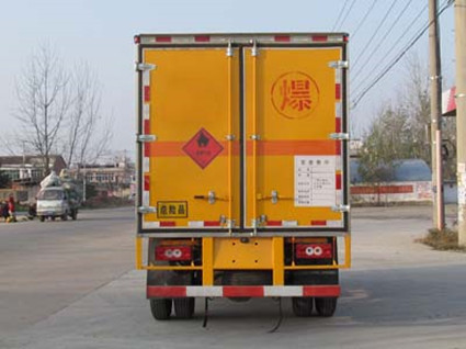 CLW5081XRQB4型易燃氣體廂式運輸車_5.jpg