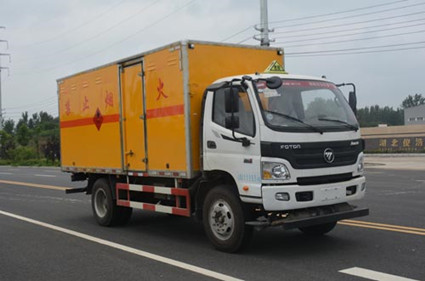 JHW5120XRYB-F6型易燃液體廂式運(yùn)輸車_1.jpg