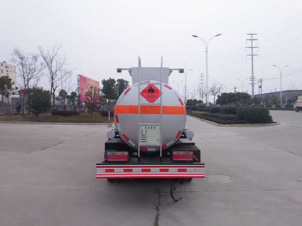 CLQ5070GRY5型易燃液體罐式運(yùn)輸車_5.jpg