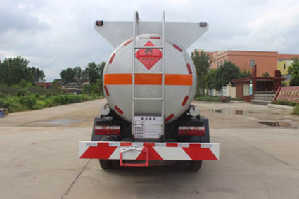 SCS5071GRYHFC型易燃液體罐式運(yùn)輸車_5.jpg