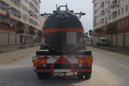 CLW5314GFWC5型腐蝕性物品罐式運輸車_5.jpg