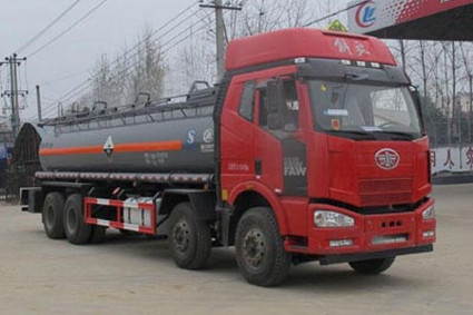 CLW5317GFWC5型腐蝕性物品罐式運(yùn)輸車_1.jpg
