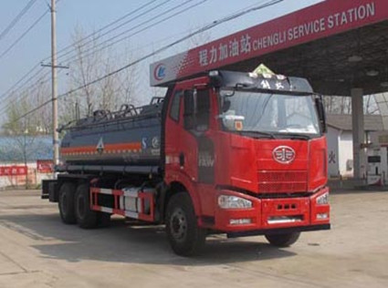 CLW5254GFWC5型腐蝕性物品罐式運輸車_1.jpg