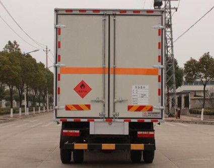 EQ5165XRQL9BDGACWXP型易燃?xì)怏w廂式運(yùn)輸車_5.jpg