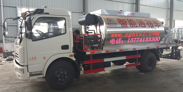 東風多利卡瀝青灑布車B2.jpg